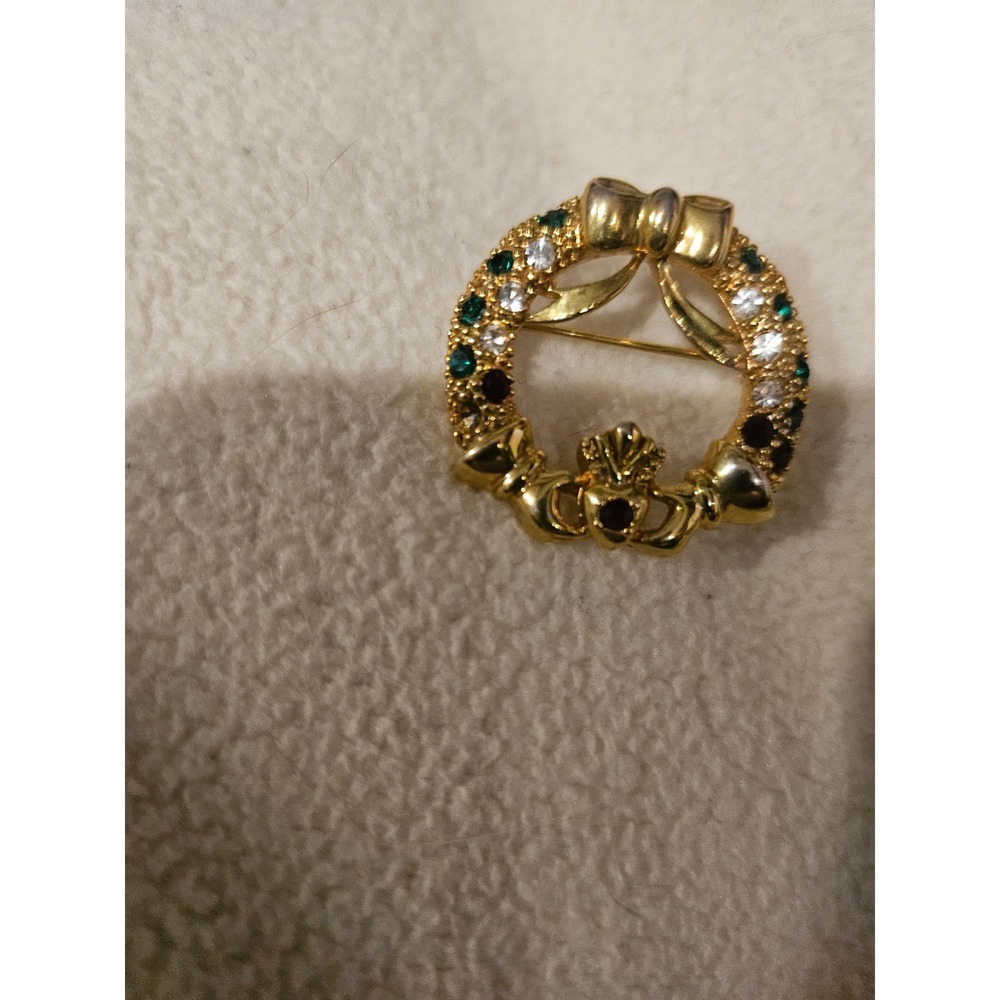 Vintage Gold Tone Claddagh Wreath Brooch Pin Rhinestone Celtic Irish Jewelry